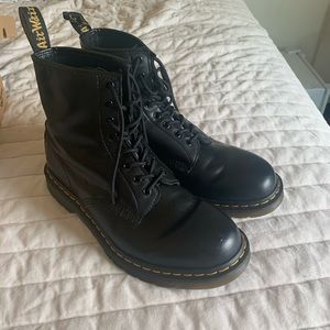 Dr. Martens 1460 Black Smooth boots